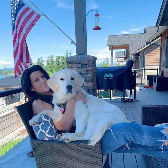 Hello Fellow Posher’s! I’m Jodi & welcome to my closet. - Picture 6 of 6